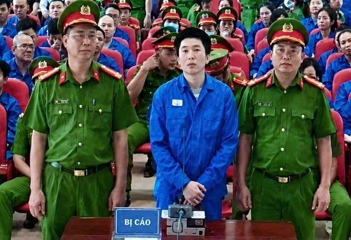 Ca sĩ Chi Dân tại điểm cầu Trại tạm giam Chí Hòa (T30) - Ảnh chụp màn hình: QUANG ĐỊNH