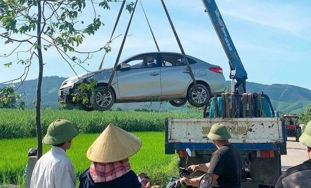 17-1786951281-tai-xe-tu-vong-sau-khi-o-to-lao-xuong-ruong-he-lo-dien-bien-bat-thuong-truoc-do