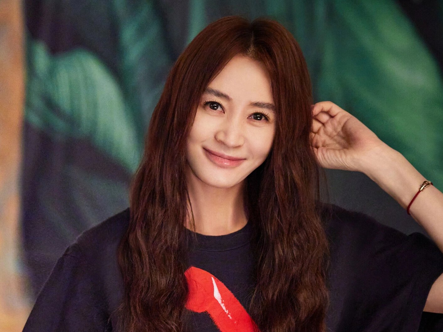 18-1787038219-tung-khien-bae-yong-joon-say-dam-tren-man-anh-kim-hye-soo-sau-27-nam-gio-ra-sao