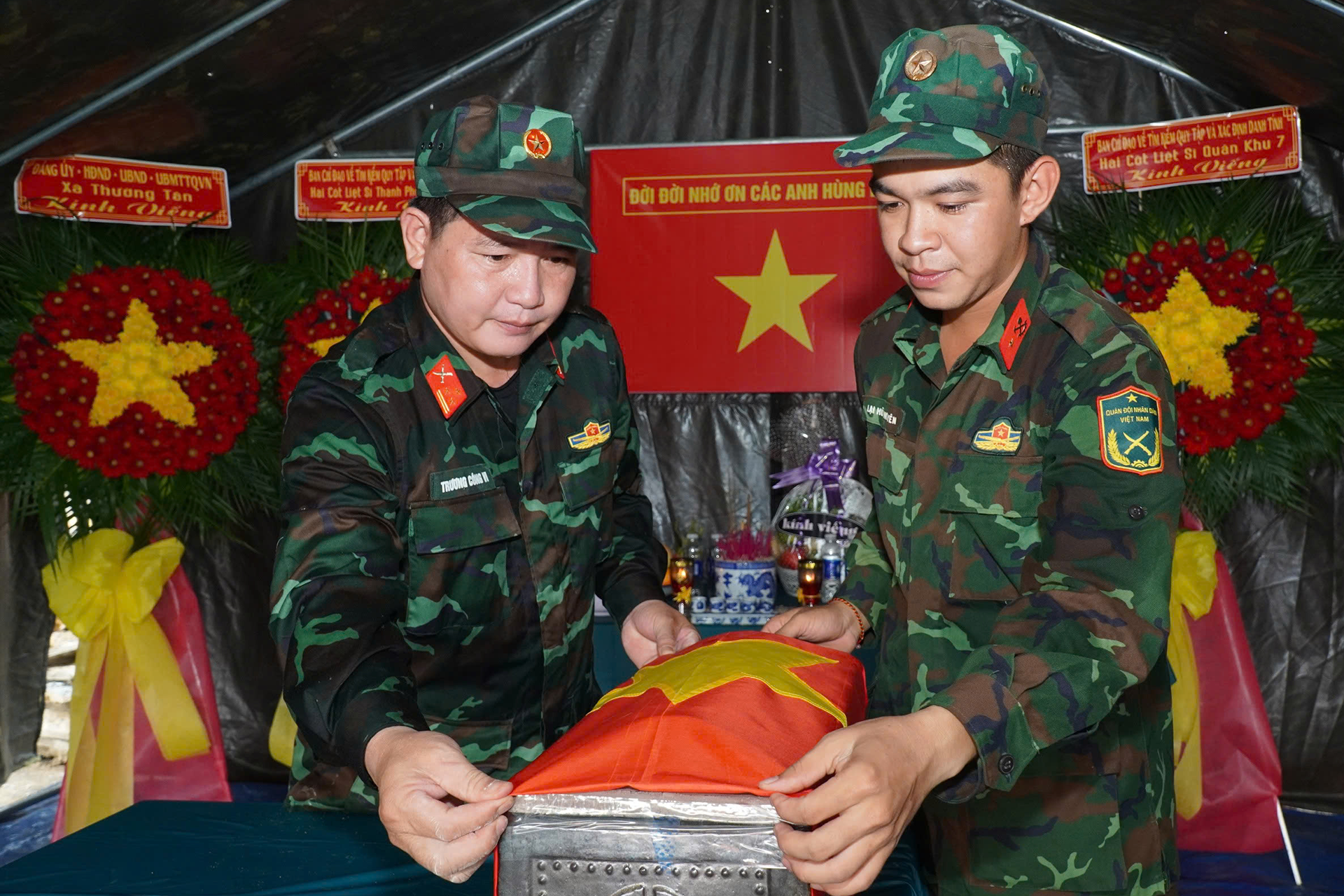 18-1787065385-tim-thay-3-bo-hai-cot-liet-si-duoi-gieng-lang-o-tphcm
