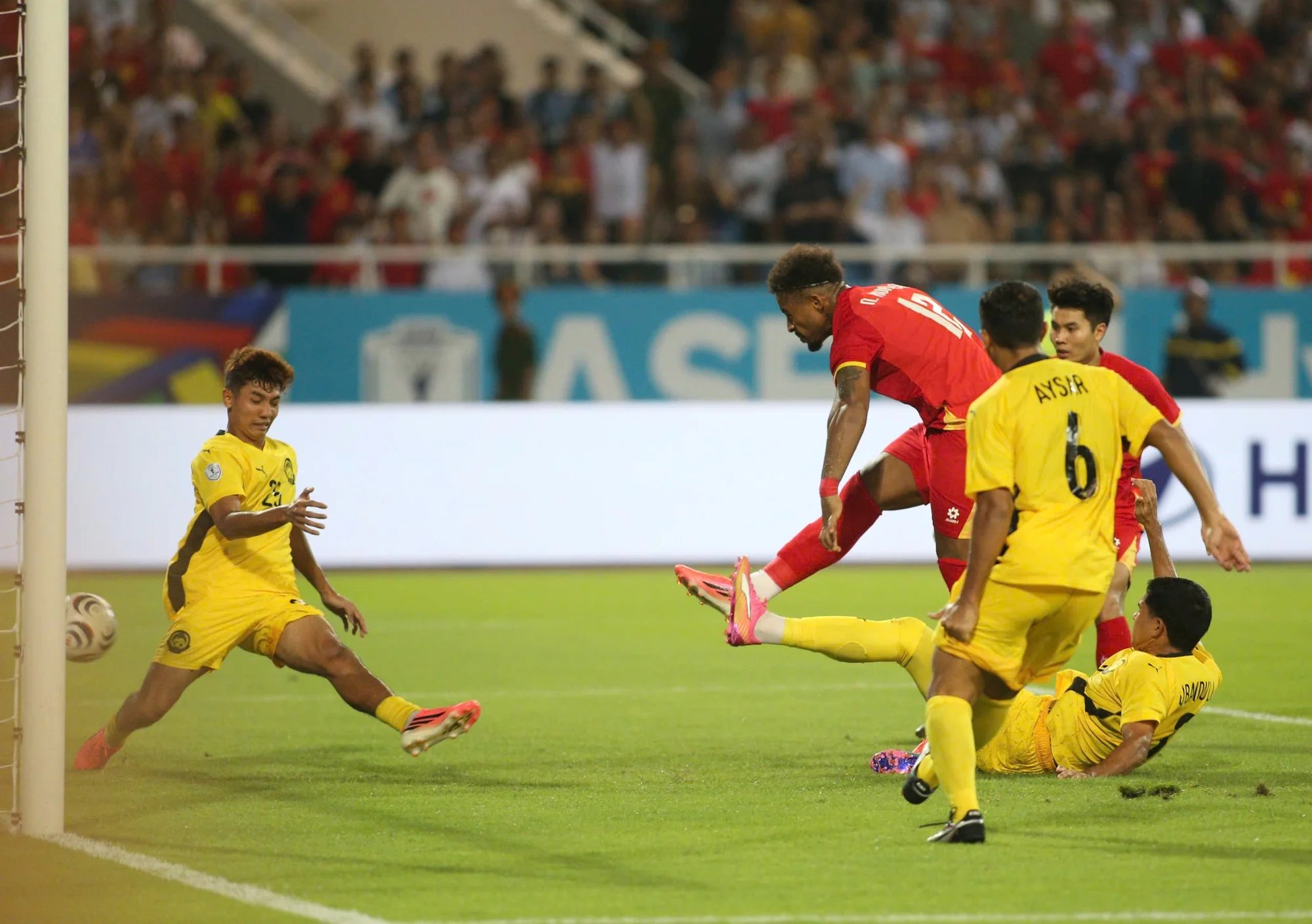 19-1787152096-xuan-son-lap-cu-dup-viet-nam-thang-malaysia-4-0-de-vao-chung-ket-aff-cup-2026