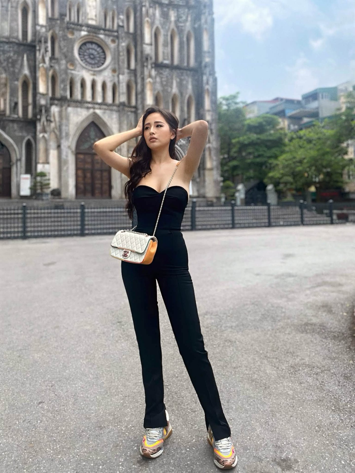 21-1787296409-mai-phuong-thuy-xa-anh-goi-cam-hoai-niem-voc-dang-tuoi-u40-gay-sot-sau-20-nam-dang-quang