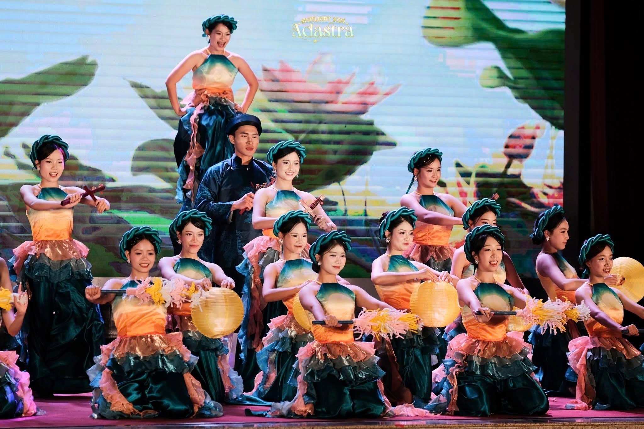 21-1787309039-diem-hen-thanh-xuan-spotlight-2026-khoi-phong-chinh-thuc-chao-don-tan-sinh-vien-truong-bao