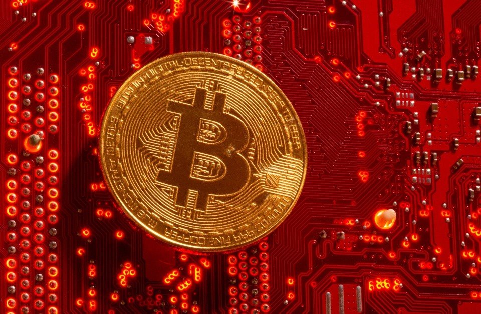 22-1787370813-gia-bitcoin-tang-manh-vuot-75000-usd