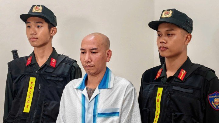 Phú Lê bị khởi tố, bắt tạm giam.
