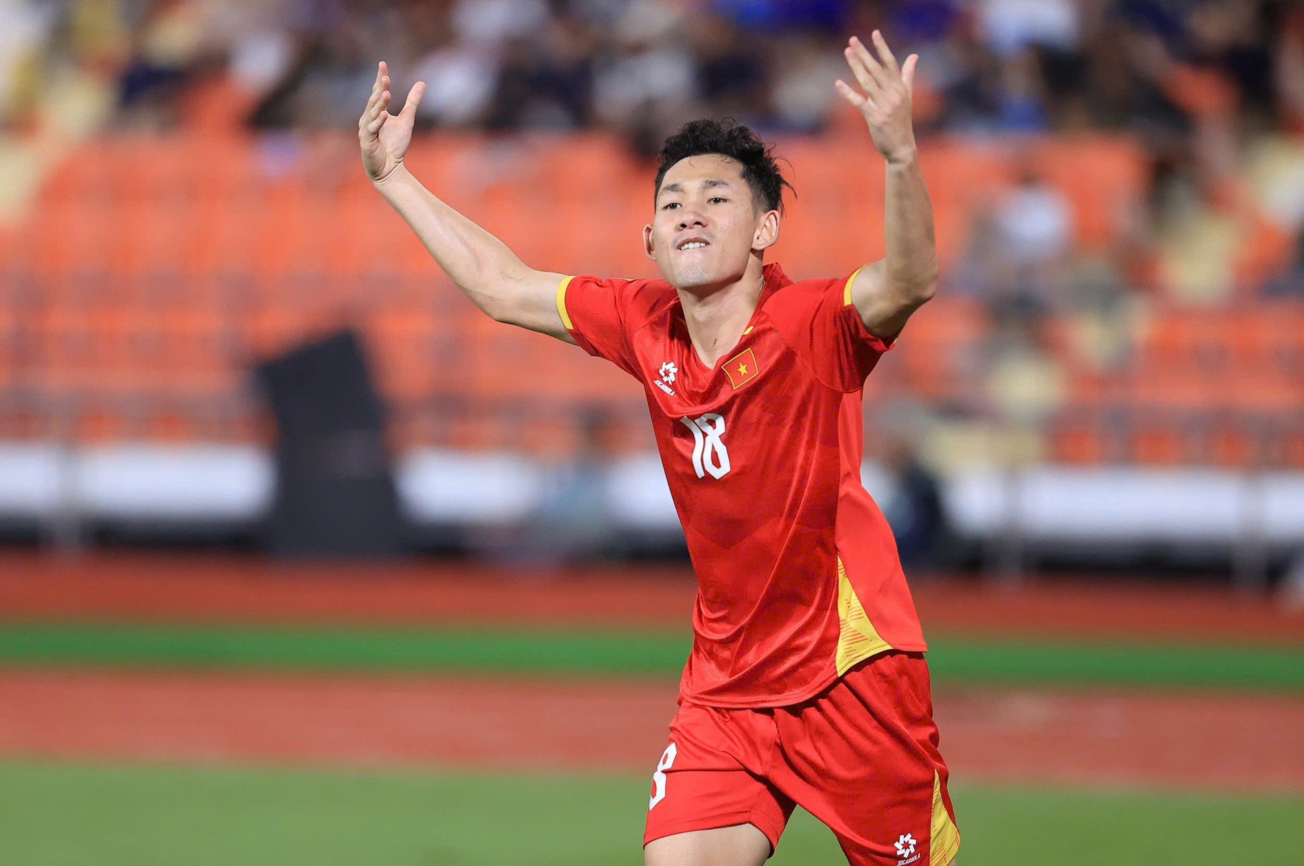 22-1787410855-danh-bai-thai-lan-ngay-tai-rajamangala-tuyen-viet-nam-cham-mot-tay-vao-cup-vo-dich-asean-cup-2026