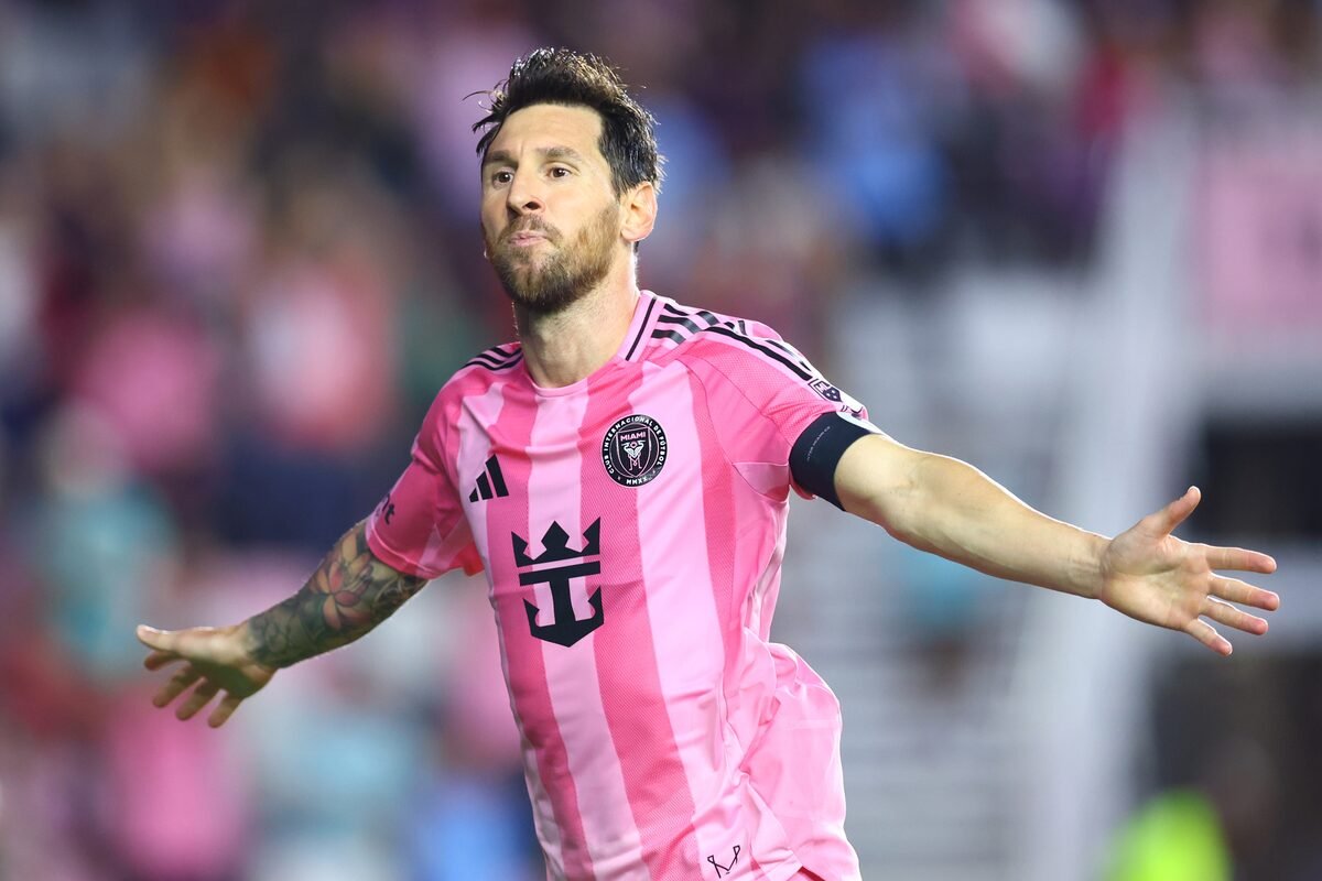 23-1787472489-messi-cham-moc-923-ban-inter-miami-van-chim-sau-trong-khung-hoang
