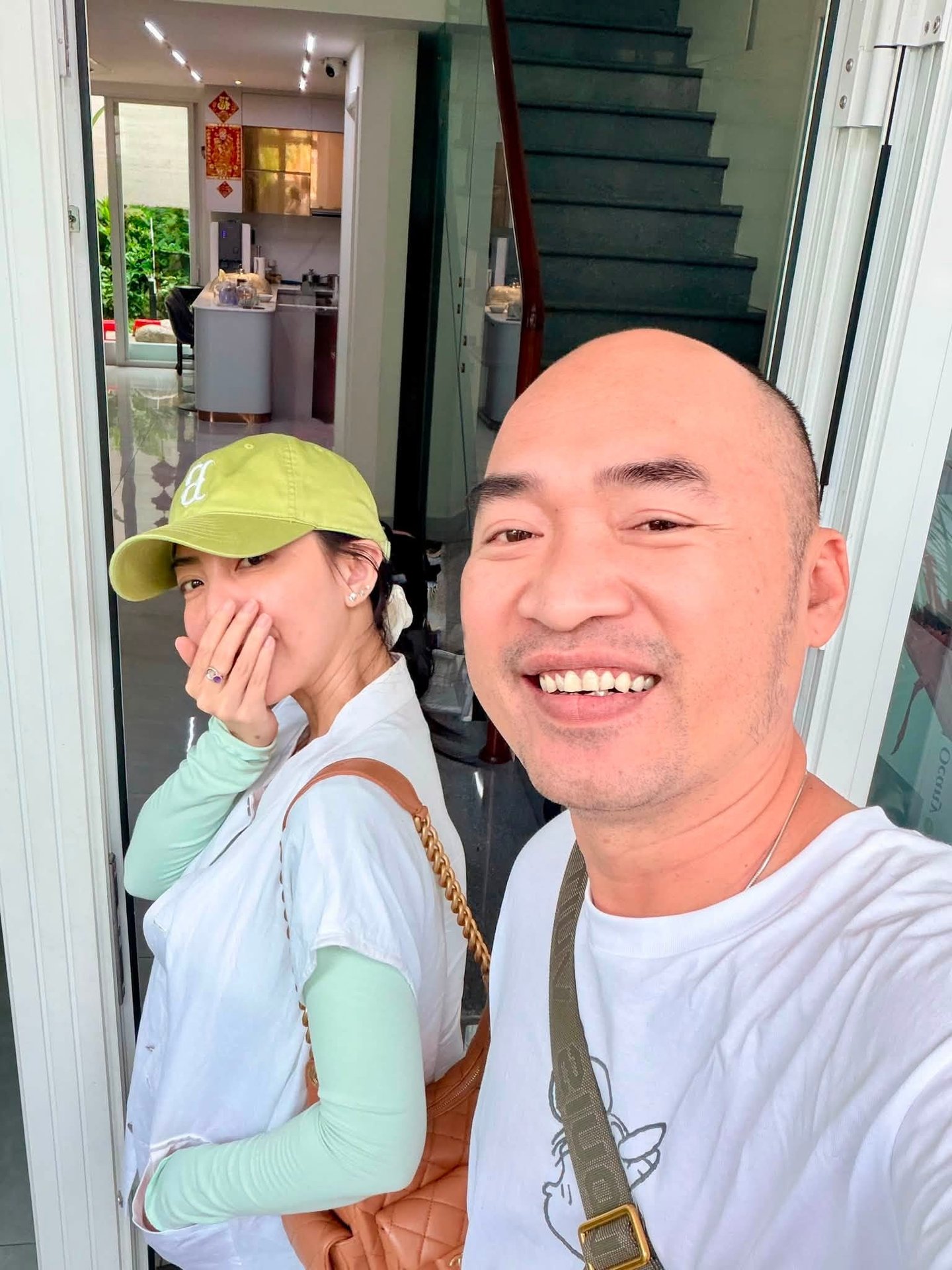 23-1787482948-thu-trang-len-tieng-sau-su-co-phai-khau-hon-20-mui-tren-mat