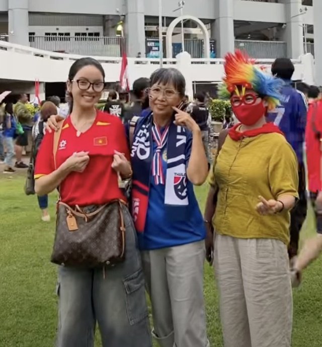 24-1787555259-khoanh-khac-khien-chu-thanh-huyen-vo-quang-hai-chiem-song-truyen-thong-thai-lan