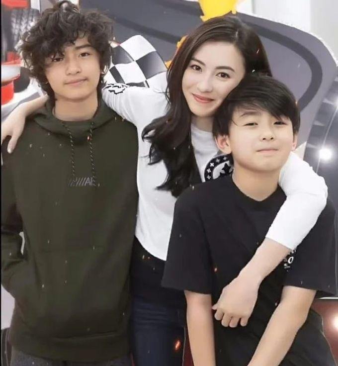 Actress Cecilia Cheung reportedly disturbed by son’s relationship with 29-year-older woman - VnExpress International