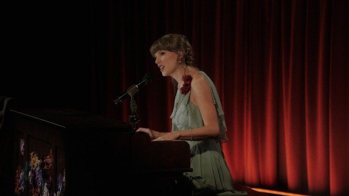 Taylor Swift tiết lộ cách đáp trả anti-fan: 'Tôi thích dùng những từ họ phải tra từ điển' Ảnh 2
