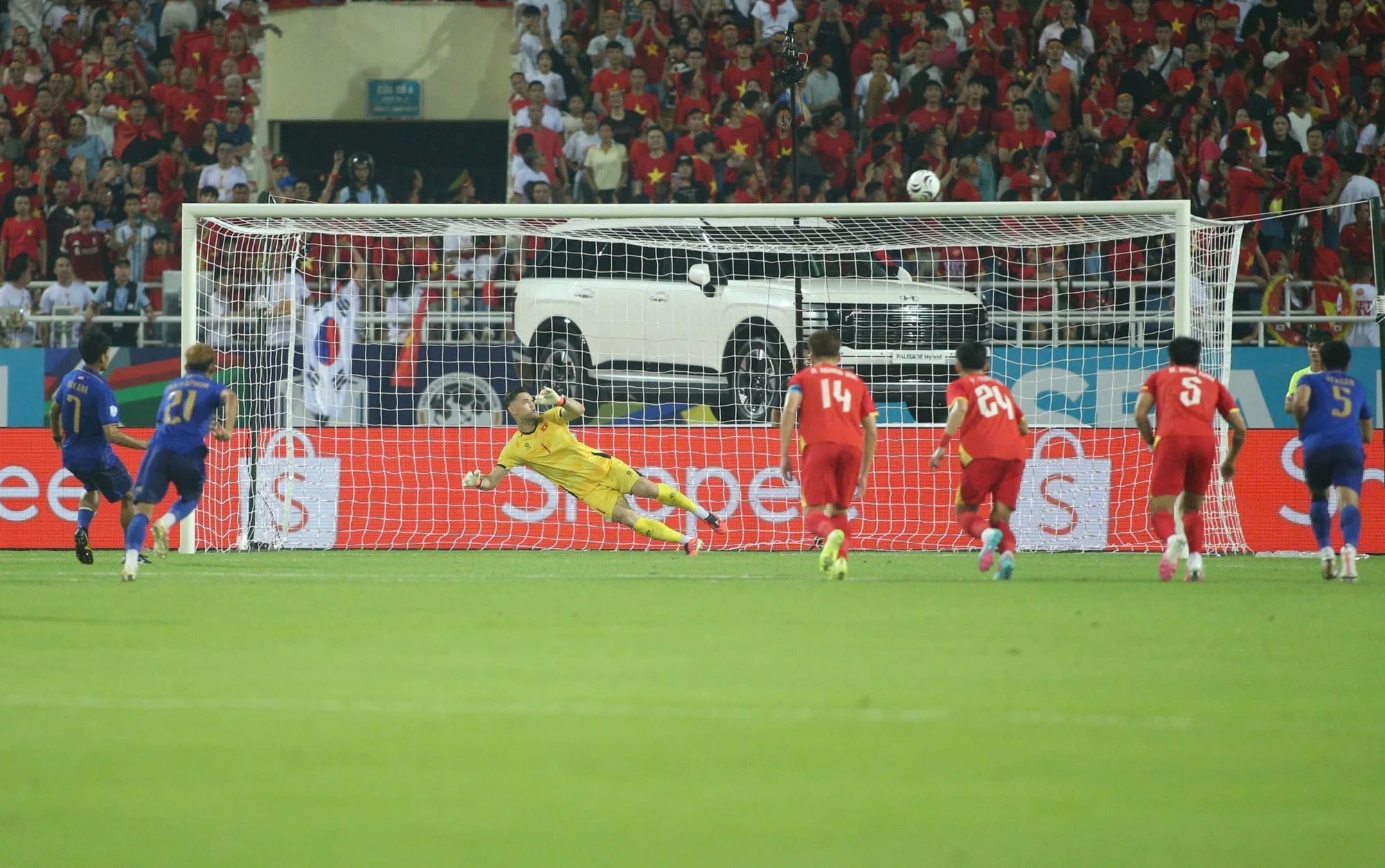 26-1787759928-viet-nam-bao-ve-thanh-cong-ngoi-vuong-asean-cup-sau-tran-chung-ket-nghet-tho-voi-thai-lan