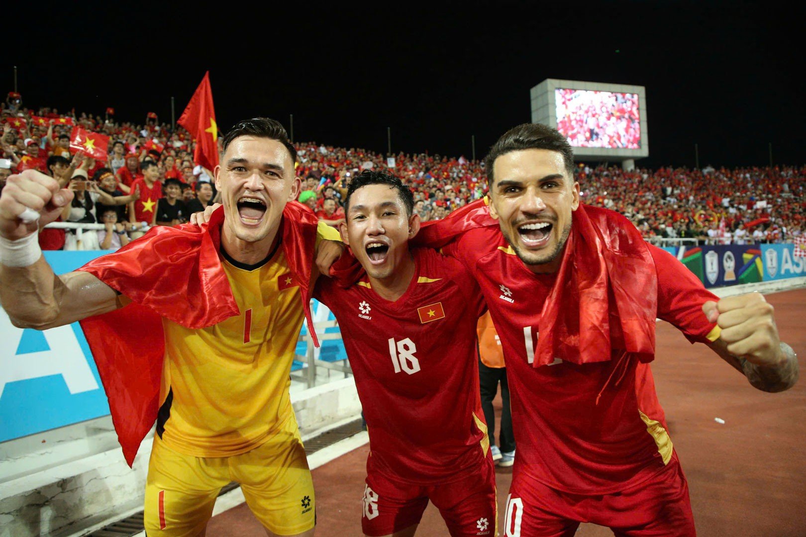 27-1787793249-chuc-vo-dich-asean-cup-khong-the-che-lap-nhung-diem-yeu-cua-tuyen-viet-nam