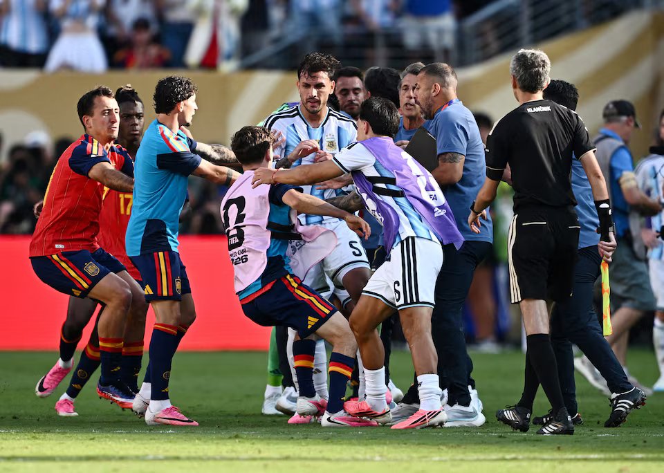 28-1787884684-fifa-dong-y-giam-an-cho-nhom-cau-thu-hlv-argentina-au-da-sau-chung-ket-world-cup-2026