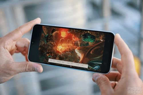 28-1787884592-google-siet-yeu-cau-ung-dung-android-smartphone-gia-re-co-them-cua-truoc-con-khat-chip-nho