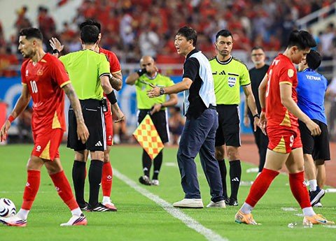Ông Kim tạo nên một tập thể đoàn kết trong đội hình ĐT Việt Nam - Ảnh: Đức Cường