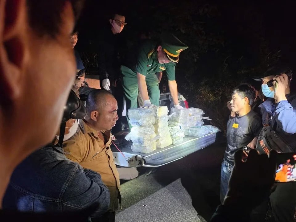 29-1787973940-truy-bat-xe-ban-tai-bo-chay-tren-quoc-lo-14-thu-giu-gan-29-kg-ma-tuy-cac-loai