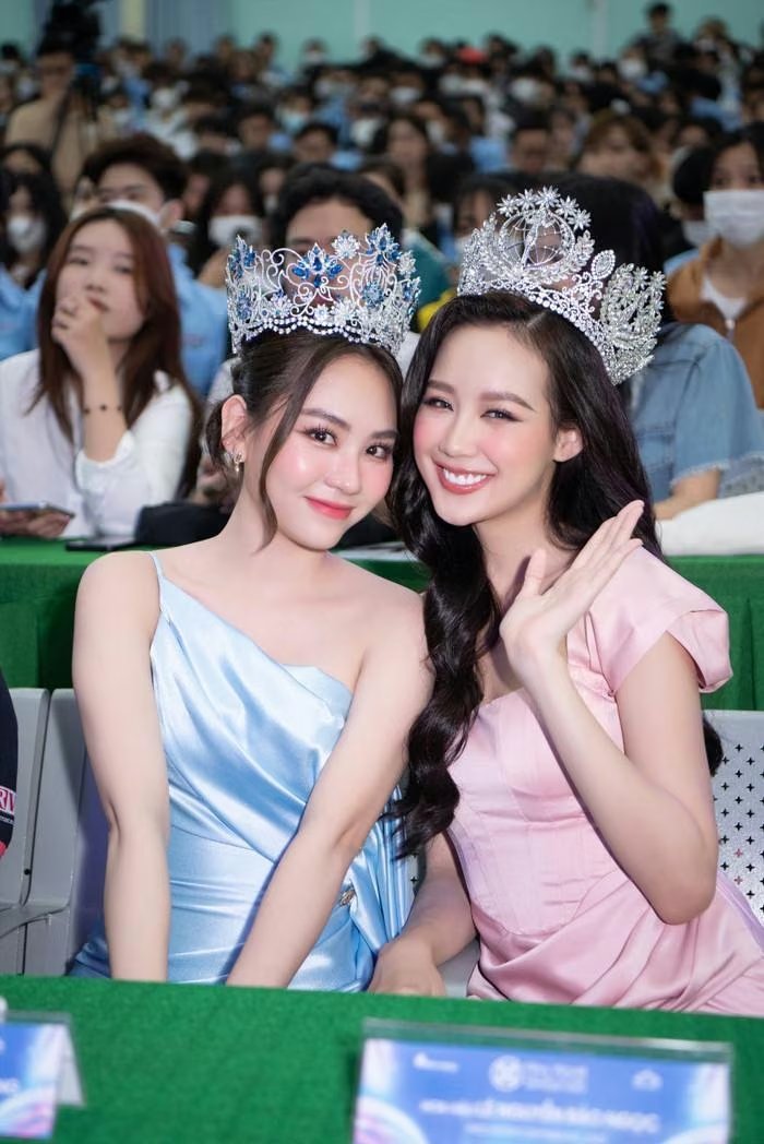 31-1788141834-mai-phuong-co-dong-thai-gay-chu-y-truoc-phan-phong-van-kin-cua-bao-ngoc-tai-miss-world