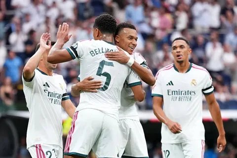 31-1788164026-bellingham-phan-khich-voi-vai-tro-moi-toa-sang-duoi-thoi-mourinho