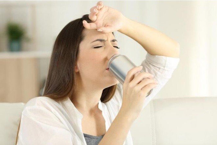 Thường xuyên khát nước dấu hiệu cảnh báo vấn đề sức khỏe? - Báo Khánh Hòa điện tử
