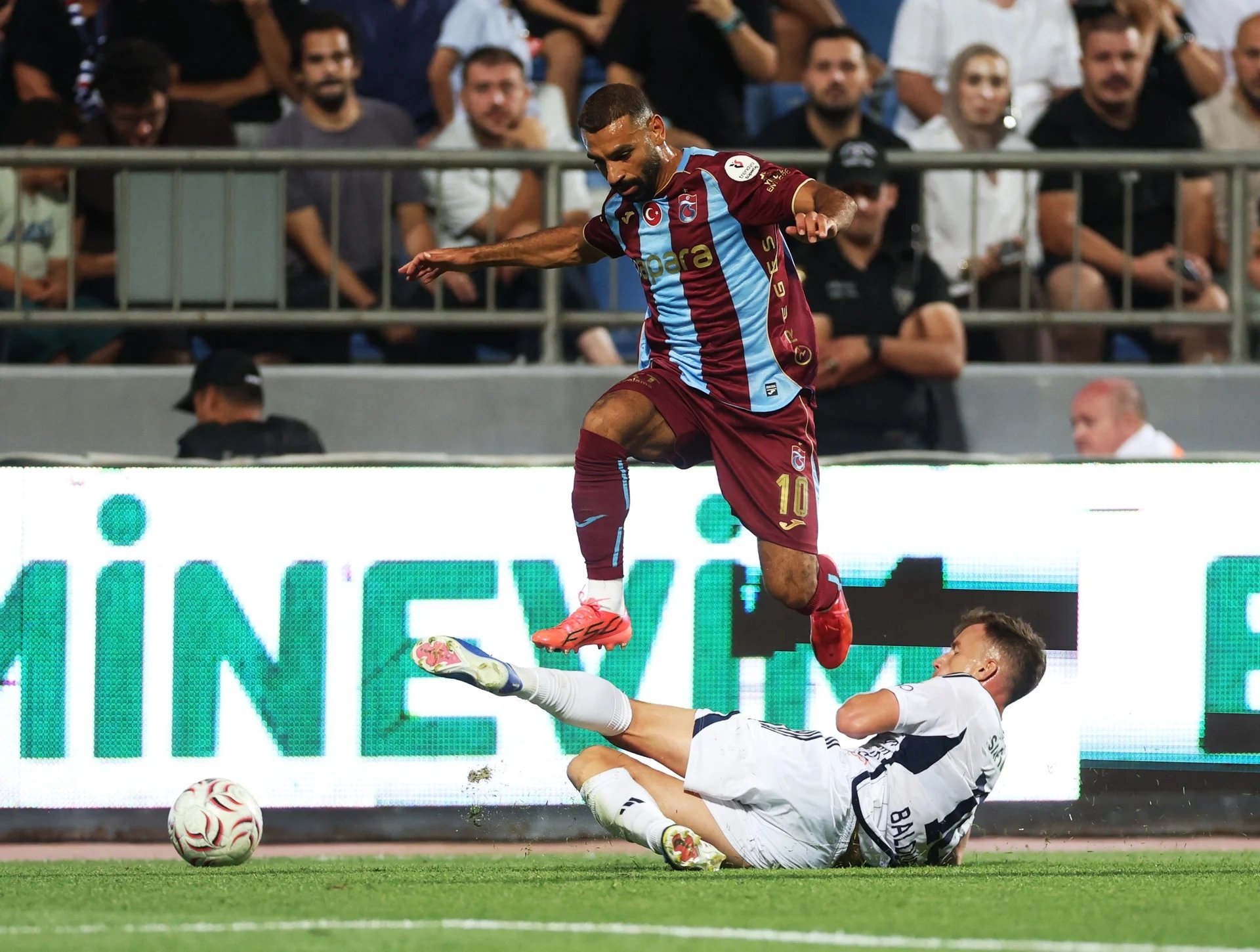 03-1788402271-salah-vua-gia-nhap-trabzonspor-da-chim-trong-khung-hoang