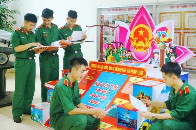 03-1788418855-bon-truong-quan-doi-tuyen-bo-sung-he-dan-su-co-nganh-yeu-cau-tren-24-diem