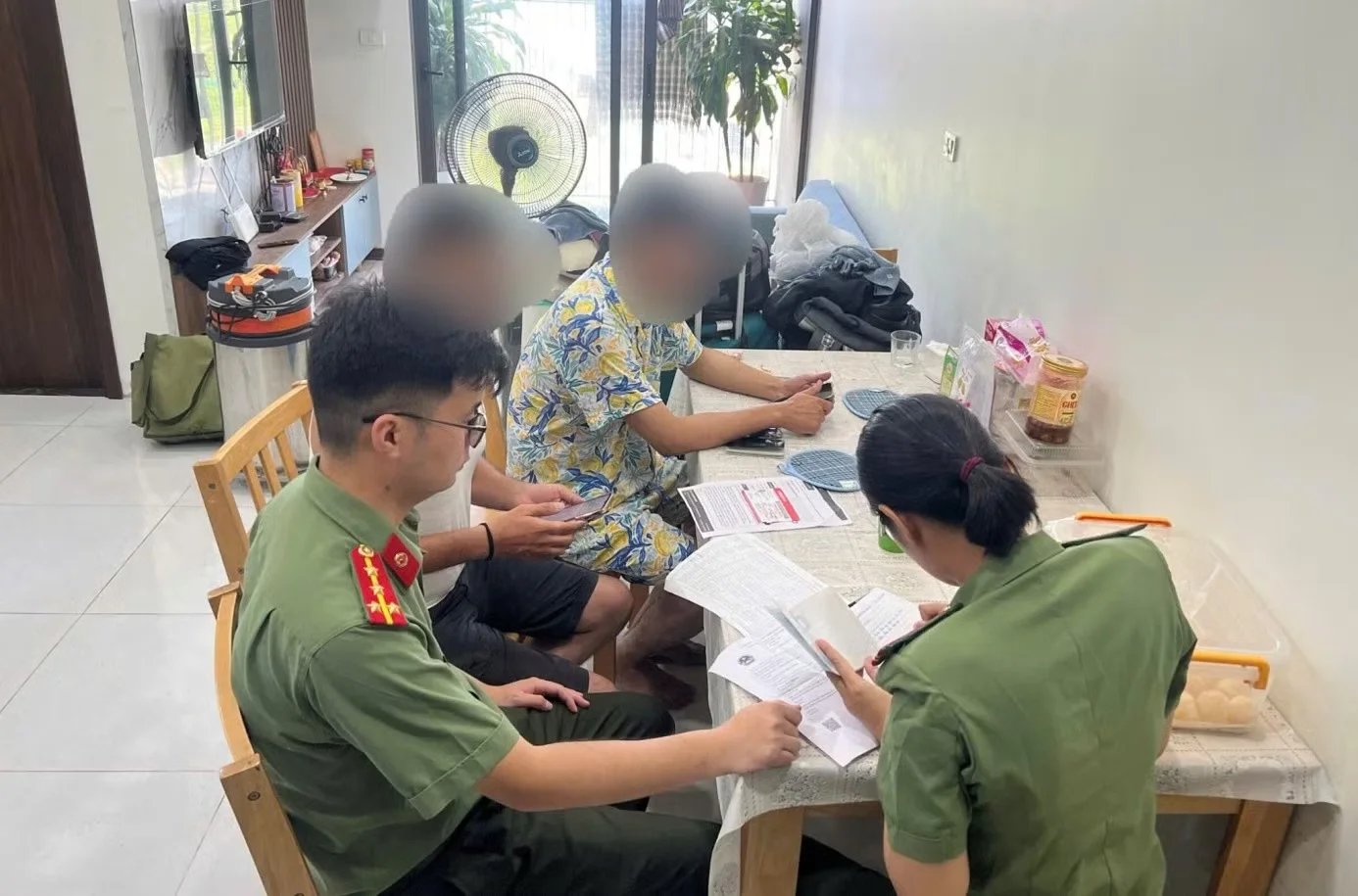 04-1788483340-tu-17-nguoi-den-nha-o-qua-dem-phai-duoc-thong-bao-luu-tru