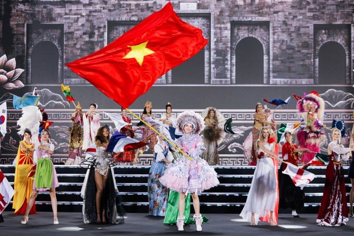 Bảo Ngọc tỏa sáng trong đêm chung kết Miss World.&nbsp;