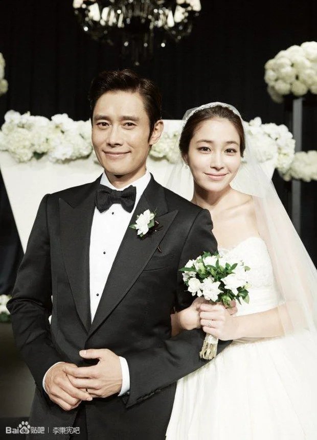 06-1788678960-nghi-van-vo-chong-lee-byung-hun-chien-tranh-lanh-tu-mot-khoanh-khac-trong-clip-nghi-duong