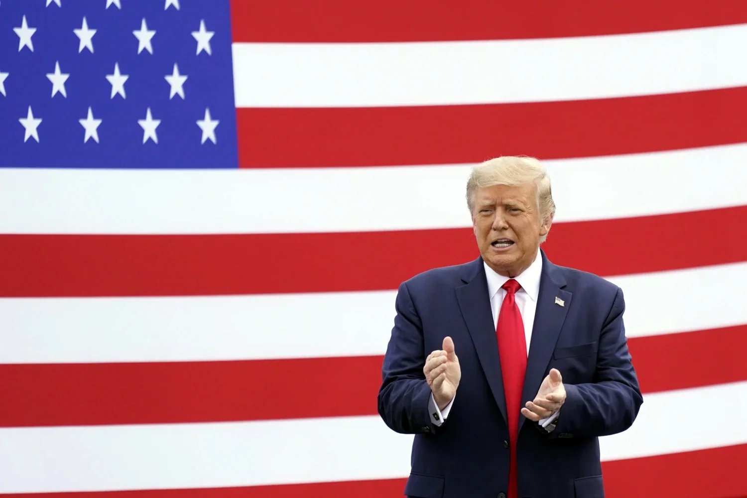 08-1788832356-tong-thong-trump-dung-truoc-thu-thach-lon-khi-bau-cu-giua-ky-my-can-ke