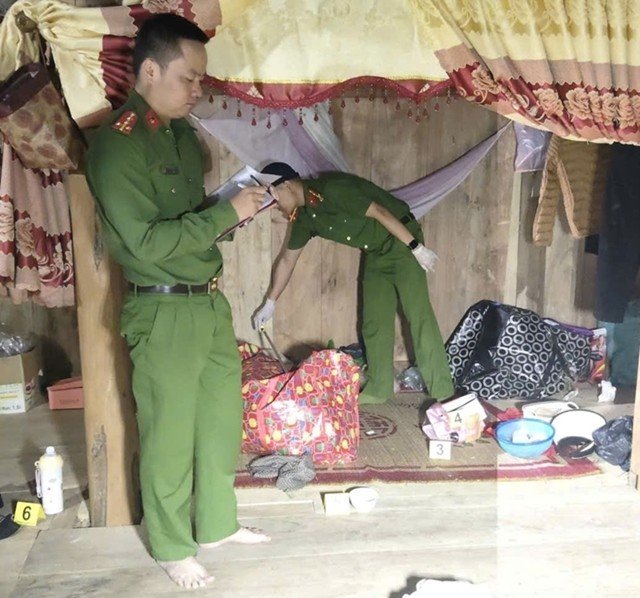 08-1788837845-vu-ba-me-con-thuong-vong-sau-khi-uong-loai-nuoc-la-dau-vet-bat-thuong-tai-hien-truong-va-loi-khai-nhoi-long-cua-nan-nhan-song-sot