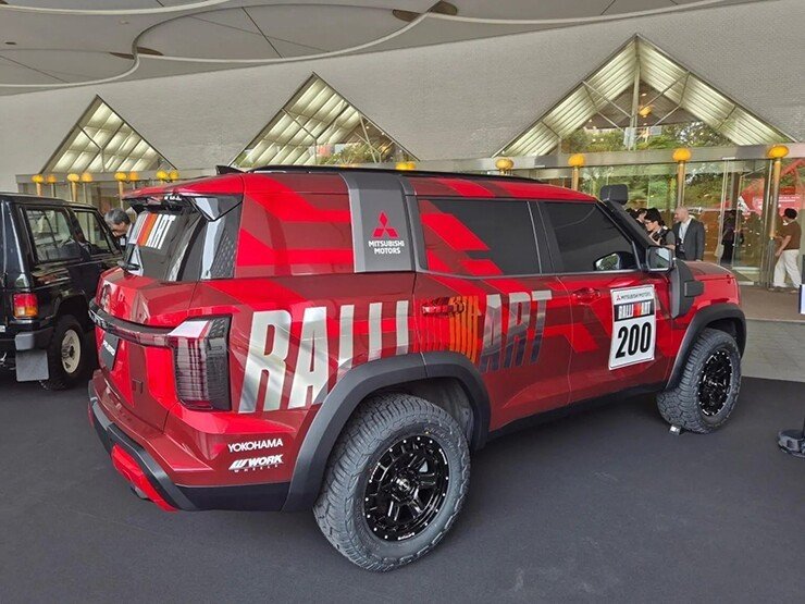 09-1788920418-mitsubishi-pajero-the-he-moi-chinh-thuc-tai-xuat-voi-phien-ban-rally-concept-cuc-ham-ho