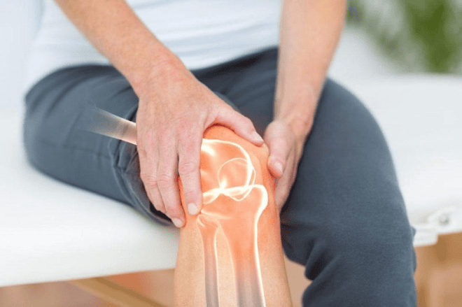 Giảm đau nhức xương khớp: Các phương pháp người bệnh cần biết | Vinmec