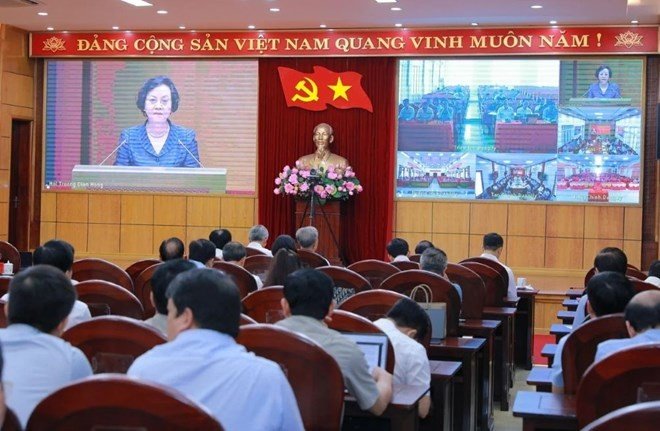 10-1789022609-thanh-hoa-siet-ky-luat-tai-cac-hoi-nghi-hoc-nghi-quyet-can-bo-di-muon-ve-som-se-bi-xu-ly