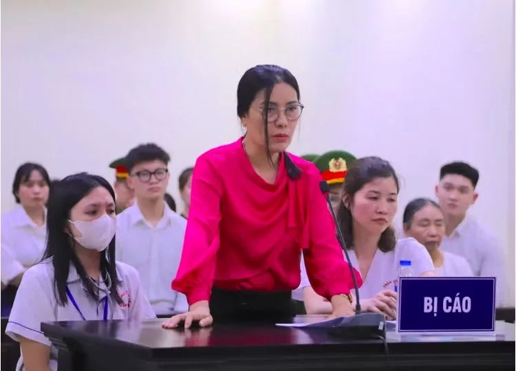 10-1789024974-phien-phuc-tham-vu-hieu-truong-thu-15000-dongtiet-hoc-them-siet-an-ninh-phong-bao-chi-mat-am-thanh