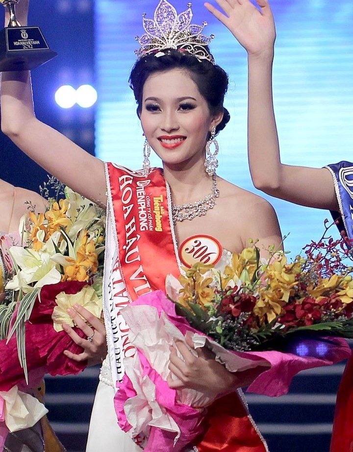 10-1789030104-tung-2-lan-tu-choi-miss-world-hoa-hau-viet-nam-gio-co-cuoc-song-ra-sao