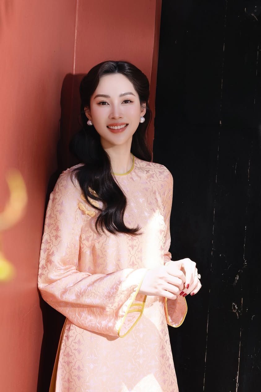 10-1789030104-tung-2-lan-tu-choi-miss-world-hoa-hau-viet-nam-gio-co-cuoc-song-ra-sao