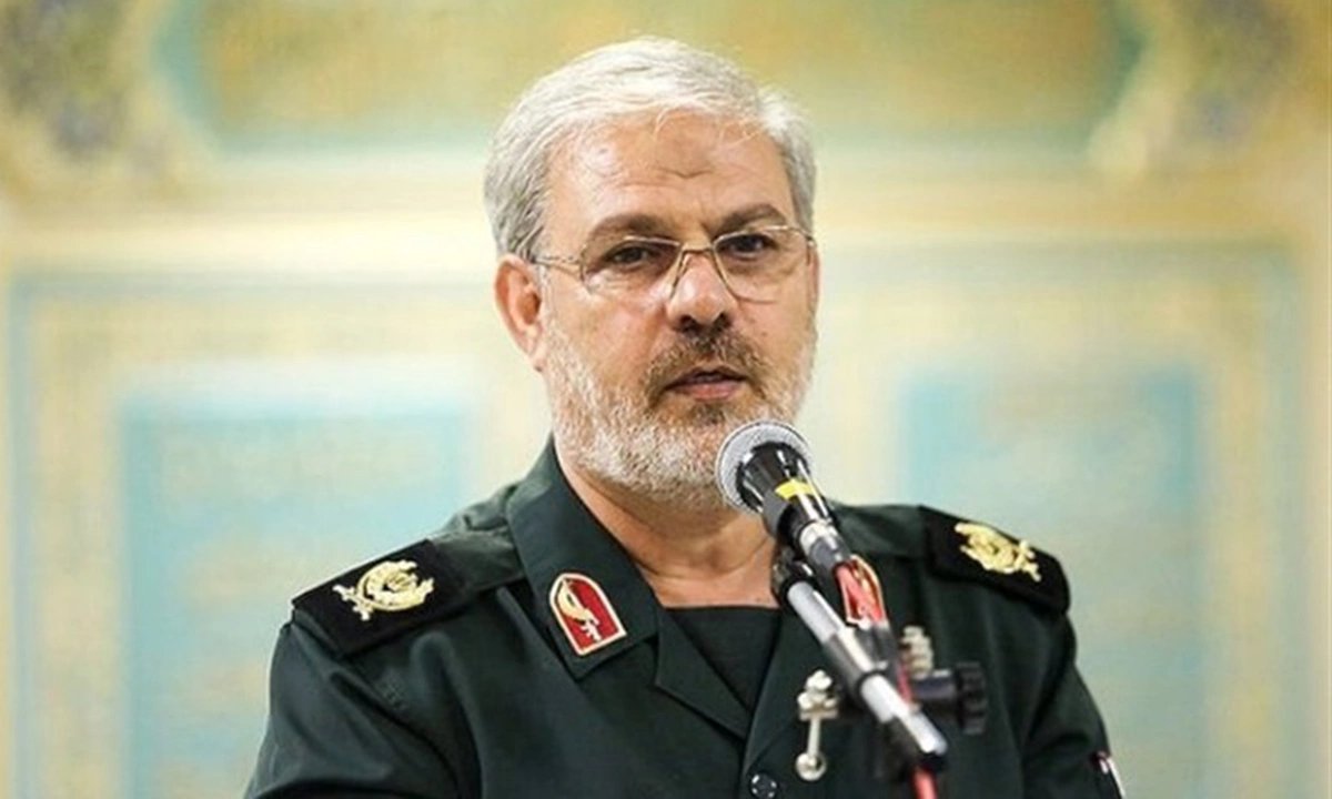 10-1789048324-iran-tuyen-bo-chien-ham-my-phai-lui-hon-400-km-khoi-eo-bien-hormuz