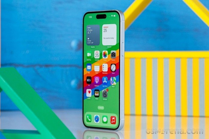 13-1789282983-iphone-co-man-dynamic-island-re-nhat-thi-truong-chi-bang-mot-nua-iphone-18-pro-max
