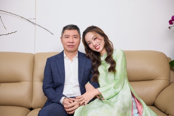 14-1789353322-vo-chong-nsnd-cong-ly-len-tieng-dap-tra-tin-don-ly-hon-ngam-nhieu-thang