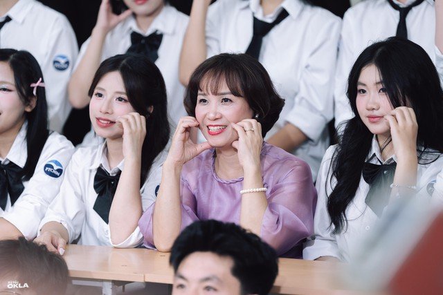 14-1789373297-lop-hoc-o-ha-noi-gay-choang-3942-hoc-sinh-dat-sat-tu-1500-34-em-co-ielts-80-tro-len