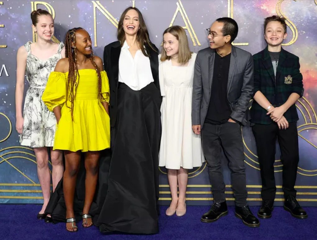 14-1789374191-angelina-jolie-tinh-roi-los-angeles-he-lo-cuoc-song-moi-o-campuchia