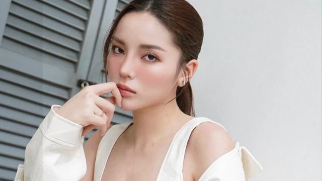 15-1789436875-diep-lam-anh-lai-dap-tra-vu-thuy-quynh-be-co-doi-cung-phai-nhan-voi-me-de-mot-tieng