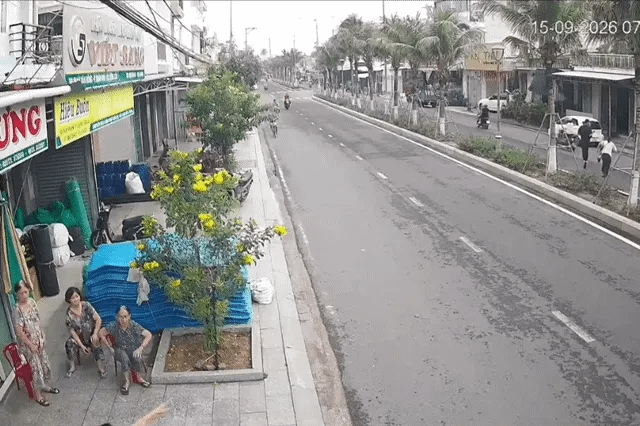 15-1789441061-pha-an-nhanh-bat-giu-nhom-nguoi-nuoc-ngoai-sau-vu-dan-canh-trom-cap-tai-tiem-vang