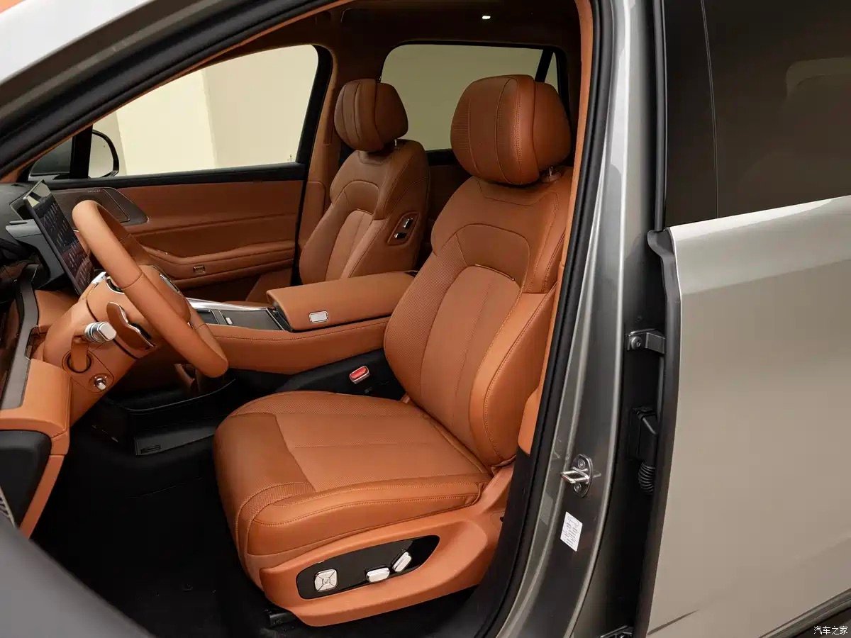16-1789543611-byd-co-suv-dien-moi-gia-11-ty-dong-sach-chi-mat-vai-chuc-phut-day-dien-chay-1000km
