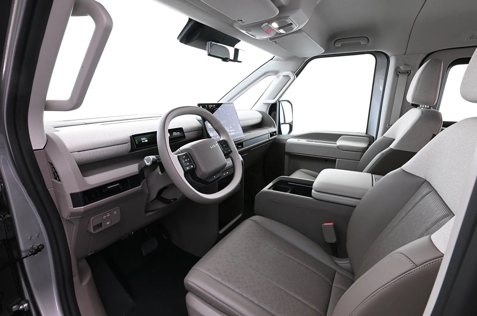16-1789544832-kia-pv7-ra-mat-chay-460km-moi-lan-sac-23-phien-ban-tuy-bien-11-cho-ngoi