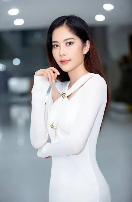 16-1789572965-nam-em-gay-chu-y-voi-khoanh-khac-vui-ve-sau-loat-dong-thai-kho-hieu
