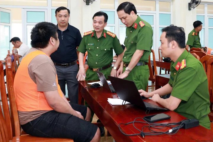 16-1789575322-duong-day-lua-dao-xuyen-quoc-gia-o-tam-giac-vang-hang-nghin-nguoi-viet-mat-hon-1500-ty-dong