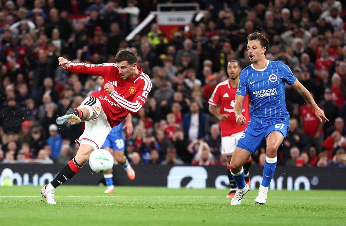 17-1789600377-ac-mong-tai-old-trafford-dan-truoc-2-ban-chop-nhoang-man-utd-sup-do-kho-tin-truoc-brighton