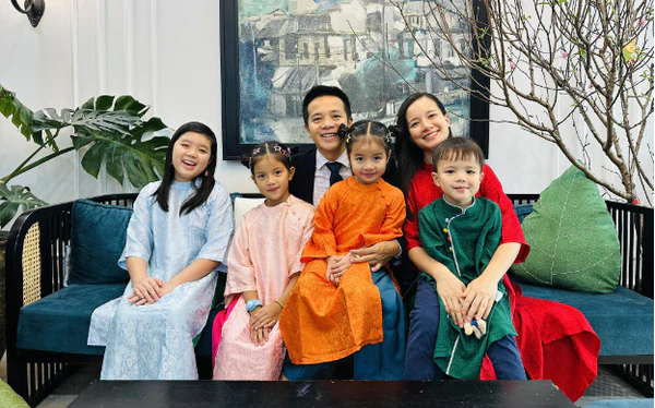 18-1789713749-mc-minh-trang-trai-long-sau-do-vo-hon-nhan-trai-qua-khung-hoang-tam-ly-mot-minh-nuoi-4-con
